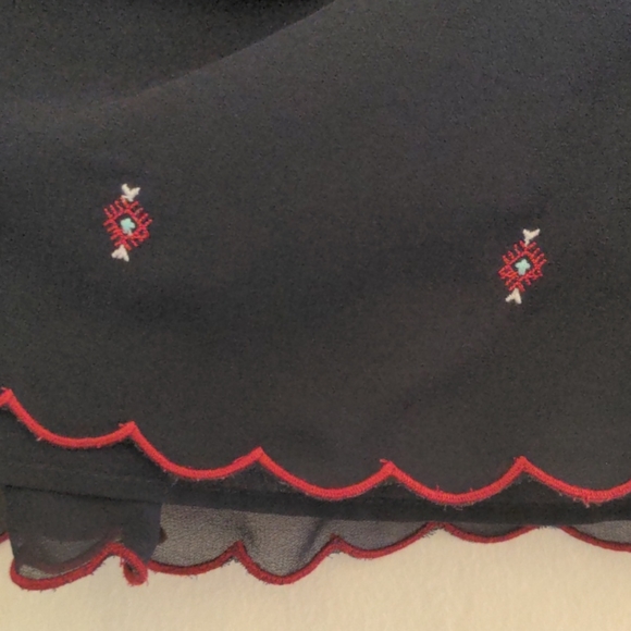 Flowy Blouse - Picture 3 of 6